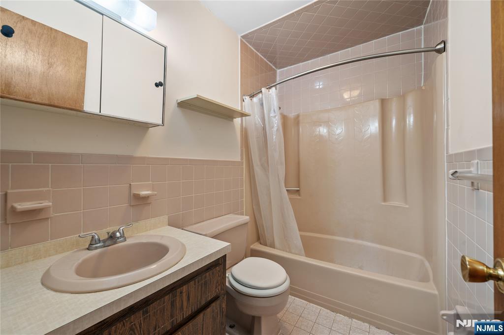 24 River Road, Unit E535 Clifton, NJ 07014 - Photo 20 of 29 Gallery Image 20