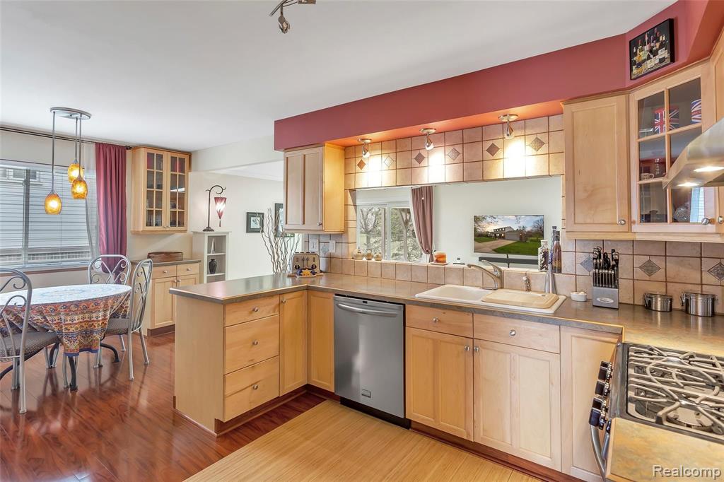 42059 Hanford Road Canton, MI 48187 - Photo 12 of 50