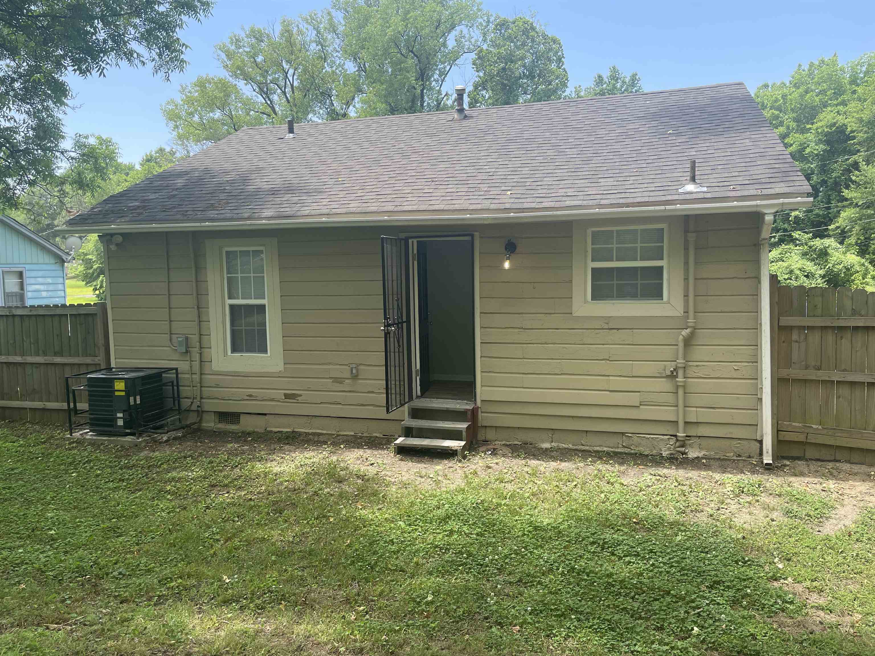 3160 Redbud Road Memphis, TN 38109 - Photo 7 of 10 a front view of a house