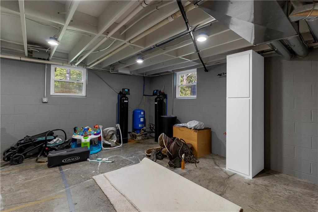 409 Bower Road Fredonia, PA 16124 - Photo 41 of 48 a room with furniture and gym equipment