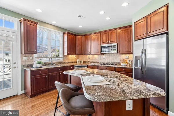 $1,300,000 | 614 Linslade Street, Gaithersburg, MD 20878