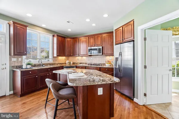 $1,300,000 | 614 Linslade Street, Gaithersburg, MD 20878