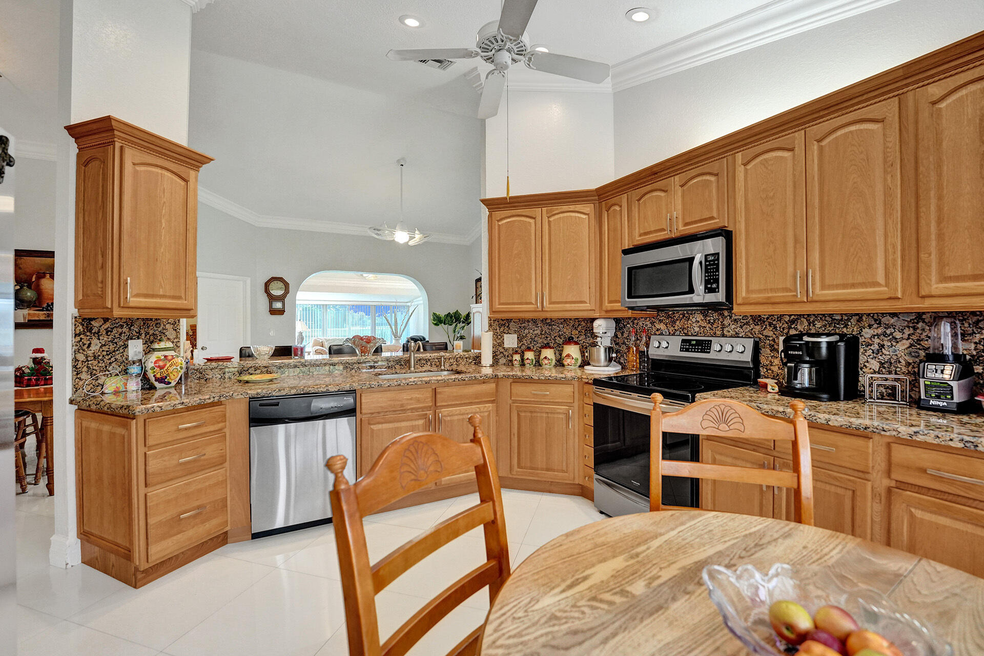 5447 Helene Circle Boynton Beach, FL 33472 - Photo 9 of 40 RJP09275