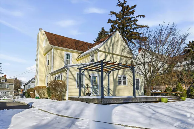 $1,389,000 | 13 Walnut Street, Glen Head, NY 11545