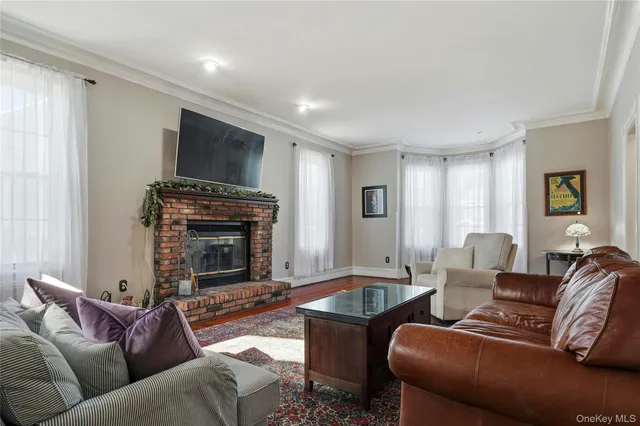 $1,389,000 | 13 Walnut Street, Glen Head, NY 11545