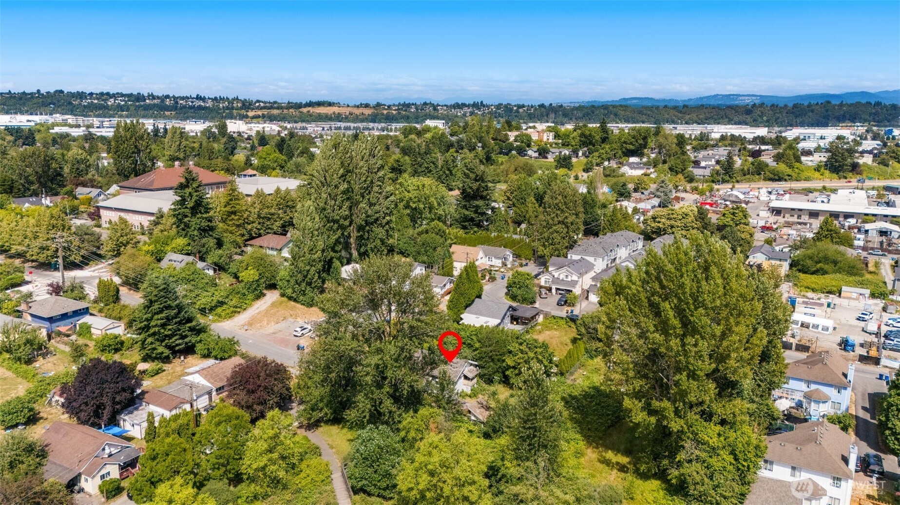 565 South Director Street Seattle, WA 98108 - Photo 21 of 34 a view of lake and city