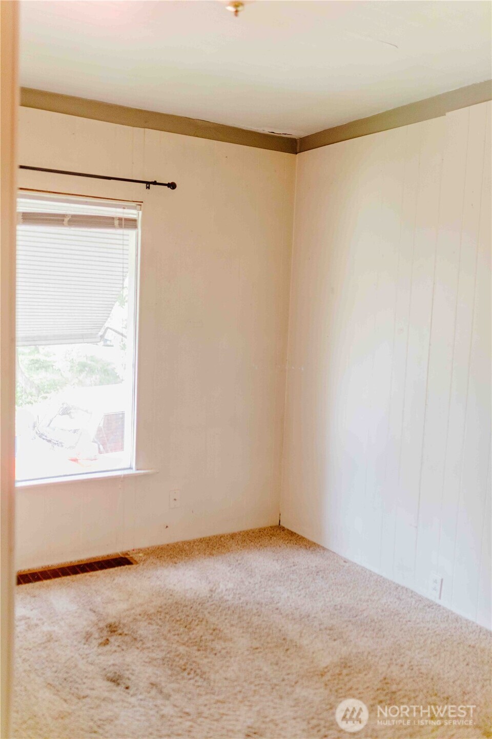 565 South Director Street Seattle, WA 98108 - Photo 30 of 34 a view of a small space with a window