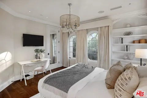 $6,399,000 | 6882 Arizona Avenue, Los Angeles, CA 90045