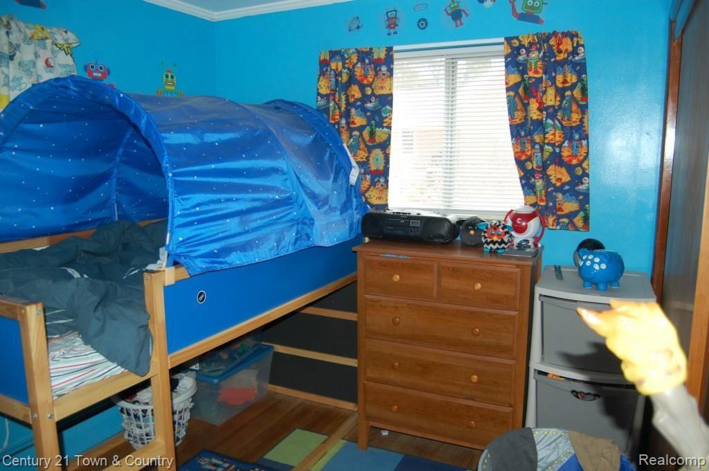 211 Arizona Avenue Rochester, MI 48309 - Photo 26 of 41 Bedroom 3.jpg