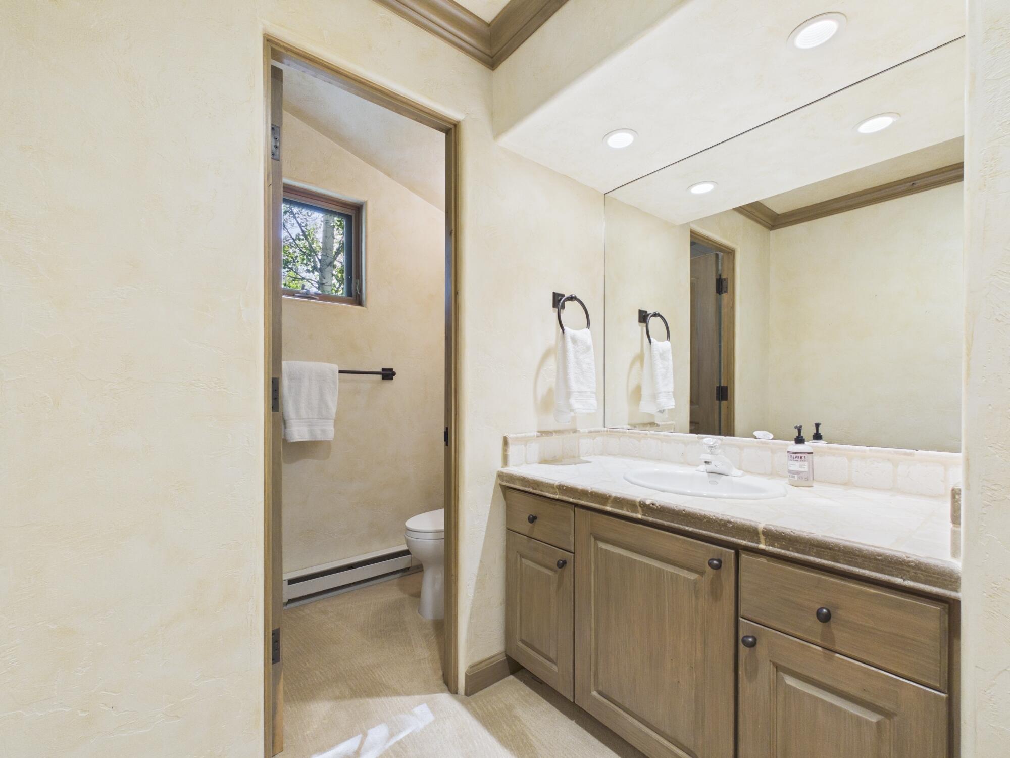 5 Willow Road Sun Valley, ID 83353 - Photo 39 of 55 Guest Cottage Bathroom 1
