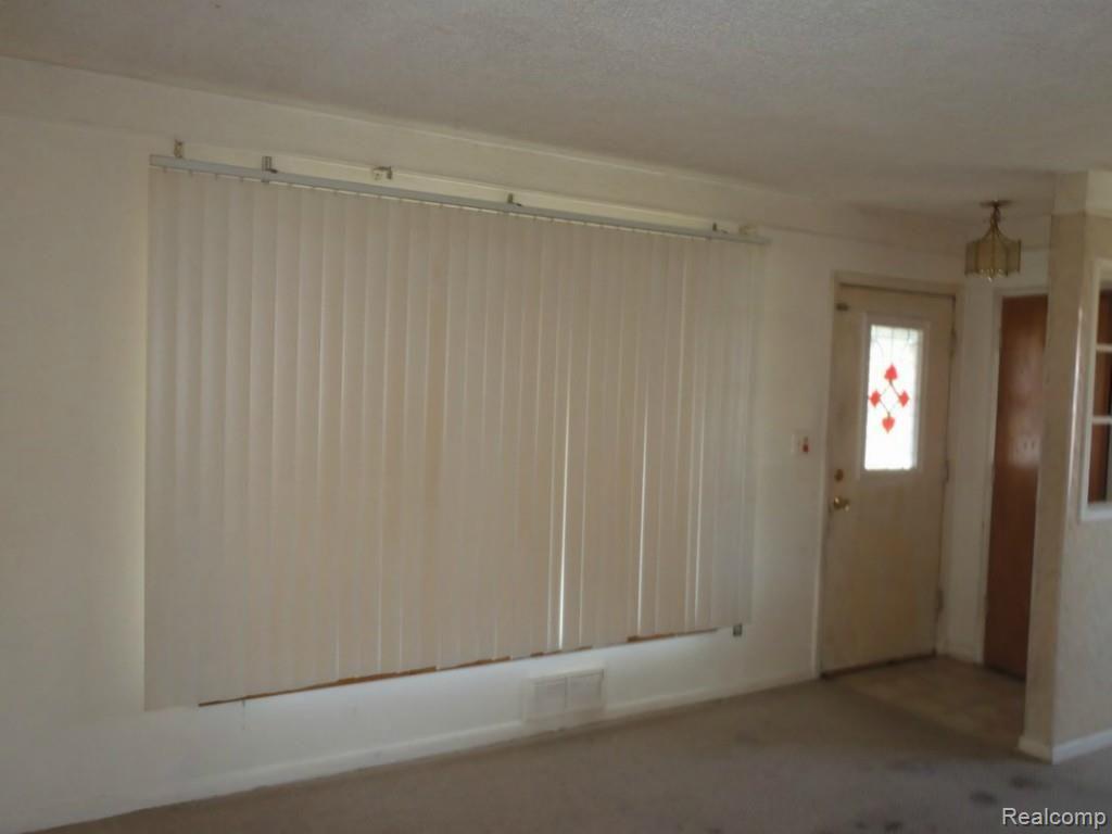 7601 Pardee Road Taylor, MI 48180 - Photo 3 of 10 9564_B.jpg