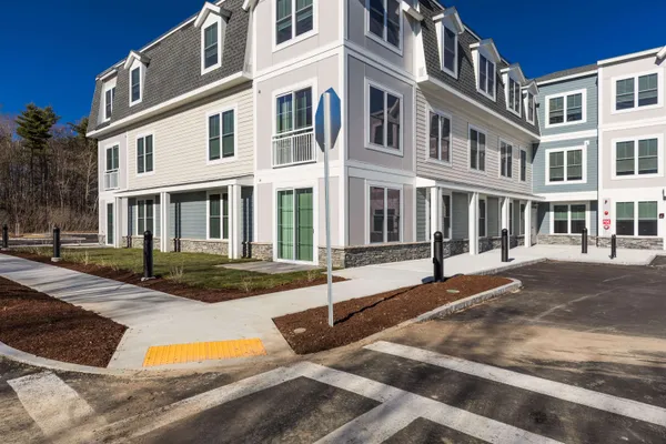 $2,100 | 7 Hannaford Drive, York, ME 03909