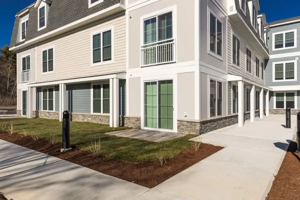 $2,100 | 7 Hannaford Drive, York, ME 03909