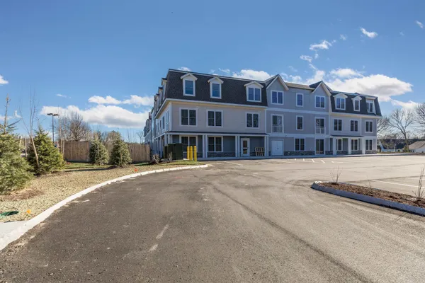 $2,100 | 7 Hannaford Drive, York, ME 03909