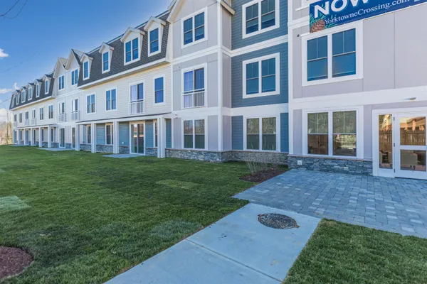 $2,100 | 7 Hannaford Drive, York, ME 03909