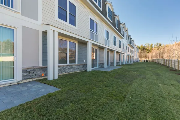 $2,100 | 7 Hannaford Drive, York, ME 03909