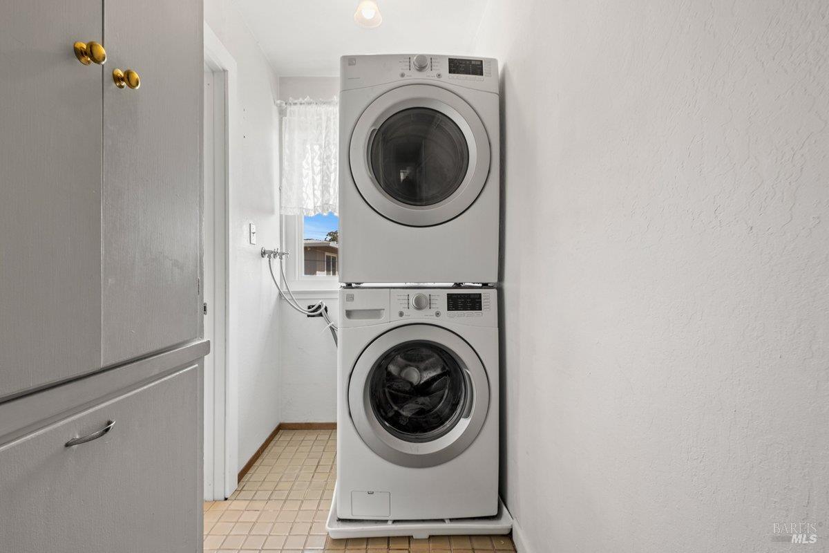 1072 Los Gamos Road, Unit E San Rafael, CA 94903 - Photo 17 of 23