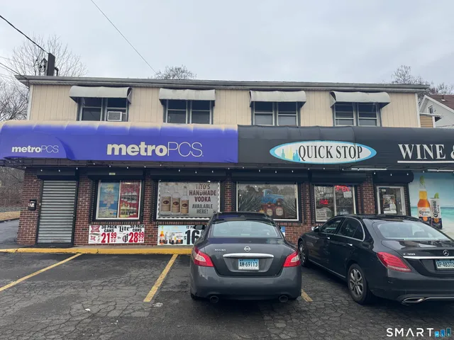 $1,800 | 47 Pershing Drive, Unit 1, Ansonia, CT 06401