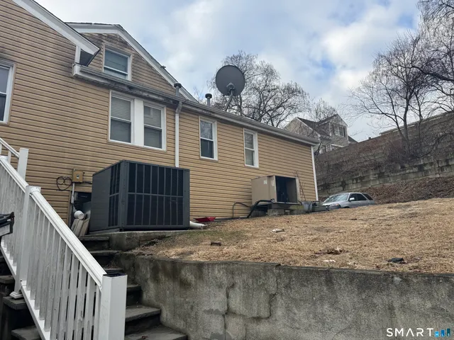 $1,800 | 47 Pershing Drive, Unit 1, Ansonia, CT 06401