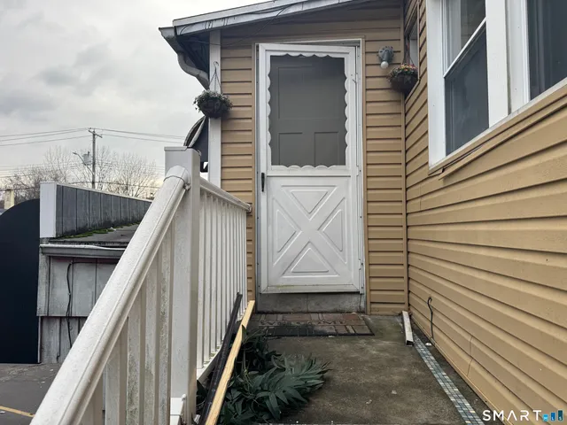 $1,800 | 47 Pershing Drive, Unit 1, Ansonia, CT 06401