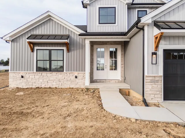 $579,900 | 1009 Mount Carmel Road, Bloomington, IL 61705