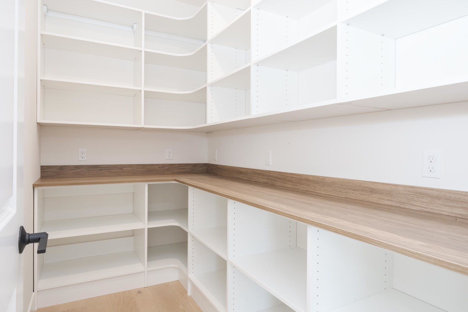 1009 Mount Carmel Road Bloomington, IL 61705 - Photo 9 of 39 a view of an empty walk in closet