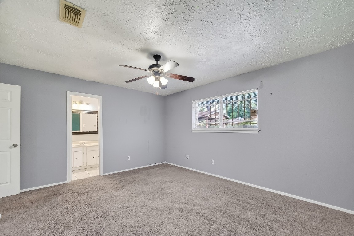 11839 Hallowing Point Road Houston, TX 77067 - Photo 15 of 32