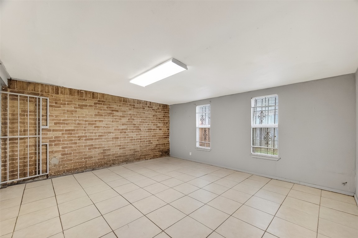 11839 Hallowing Point Road Houston, TX 77067 - Photo 22 of 32