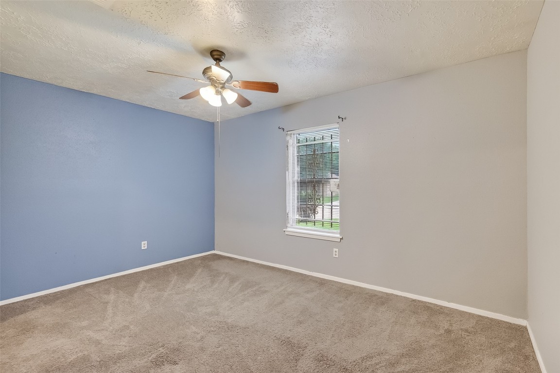 11839 Hallowing Point Road Houston, TX 77067 - Photo 24 of 32