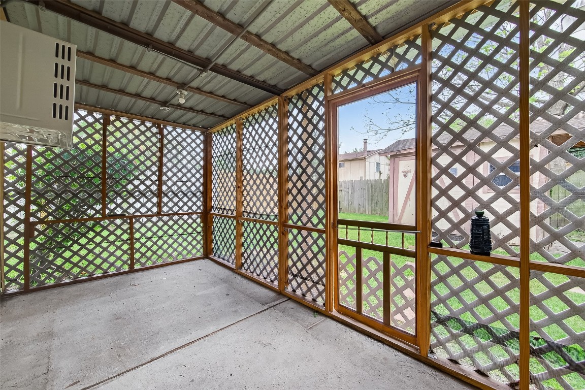 11839 Hallowing Point Road Houston, TX 77067 - Photo 25 of 32