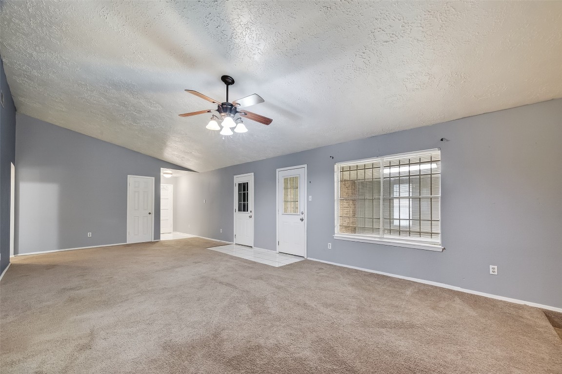 11839 Hallowing Point Road Houston, TX 77067 - Photo 4 of 32