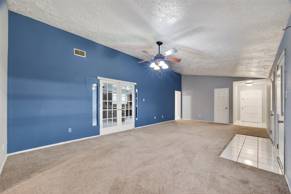 11839 Hallowing Point Road Houston, TX 77067 - Photo 5 of 32
