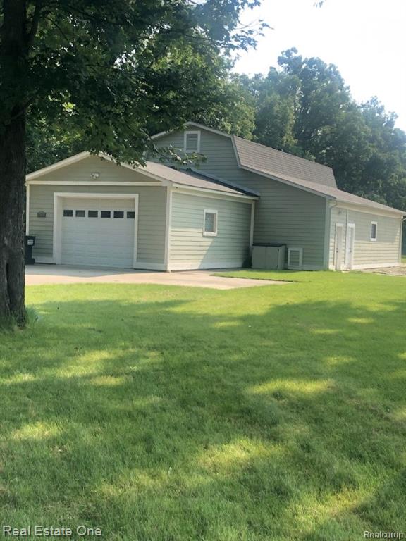 68925 Eight Mile Road South Lyon, MI 48178 - Photo 41 of 44