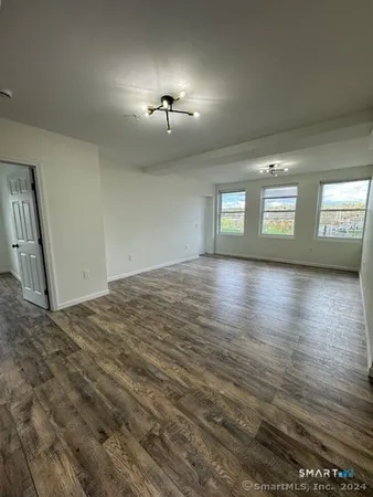 $1,795 | 61 Colony Street, Unit 3C, Meriden, CT 06451