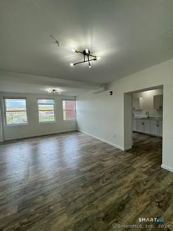 $1,795 | 61 Colony Street, Unit 3C, Meriden, CT 06451