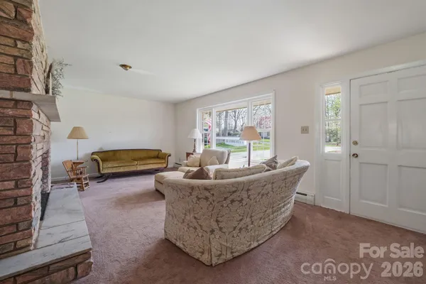 $385,000 | 513 2nd Ave Place Northeast, Conover, NC 28613