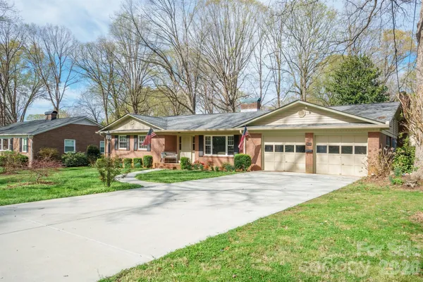$385,000 | 513 2nd Ave Place Northeast, Conover, NC 28613