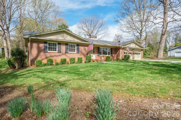$385,000 | 513 2nd Ave Place Northeast, Conover, NC 28613