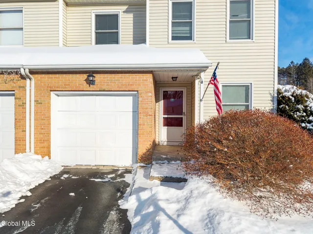 $2,485 | Undisclosed Address, Halfmoon, NY 12065