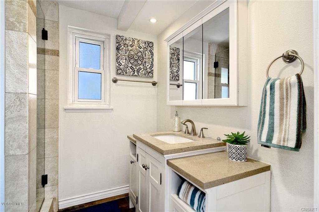 26071 Farmfield Road Calabasas, CA 91302 - Photo 14 of 30 14