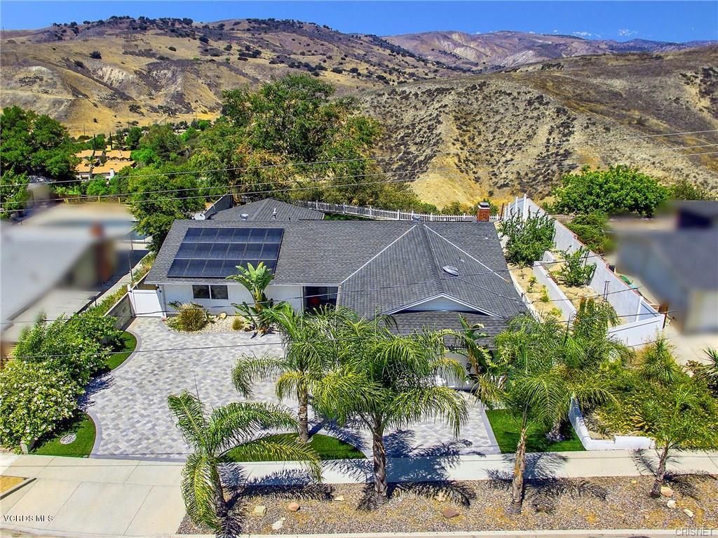 26071 Farmfield Road Calabasas, CA 91302 - Photo 3 of 30 3