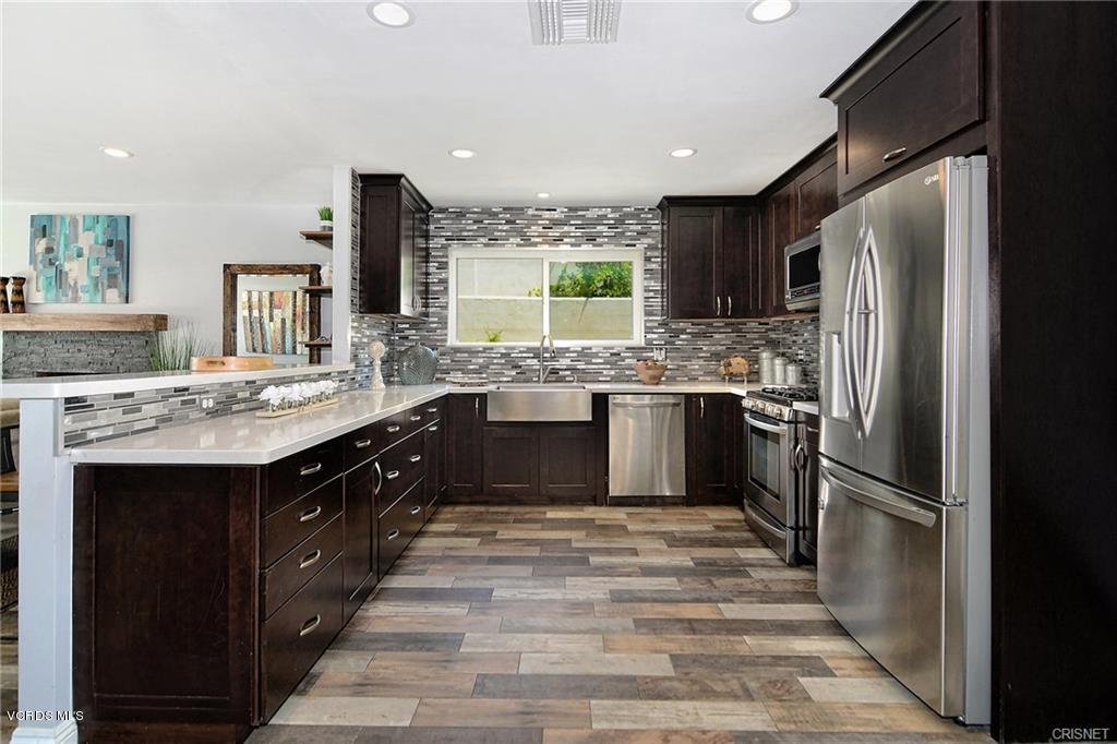 26071 Farmfield Road Calabasas, CA 91302 - Photo 5 of 30 5