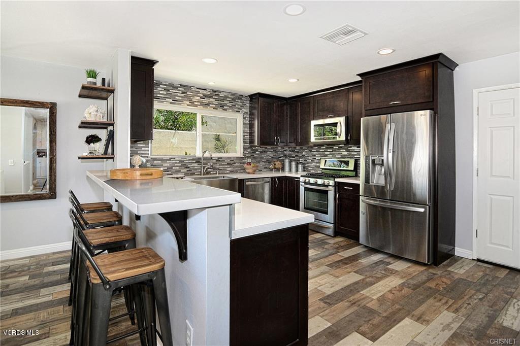 26071 Farmfield Road Calabasas, CA 91302 - Photo 6 of 30 6