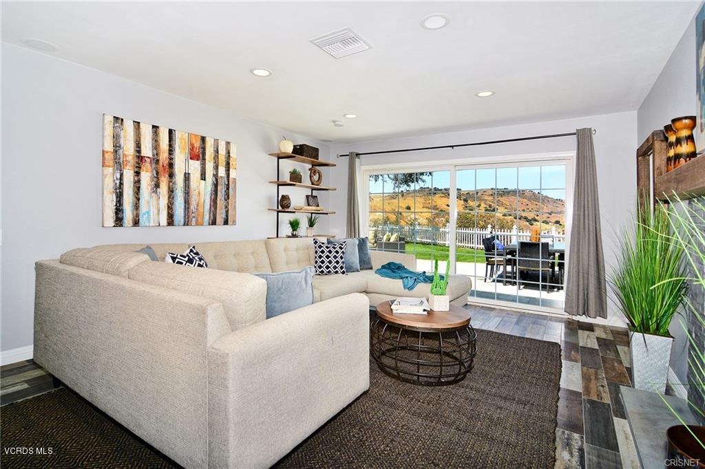 26071 Farmfield Road Calabasas, CA 91302 - Photo 9 of 30 9