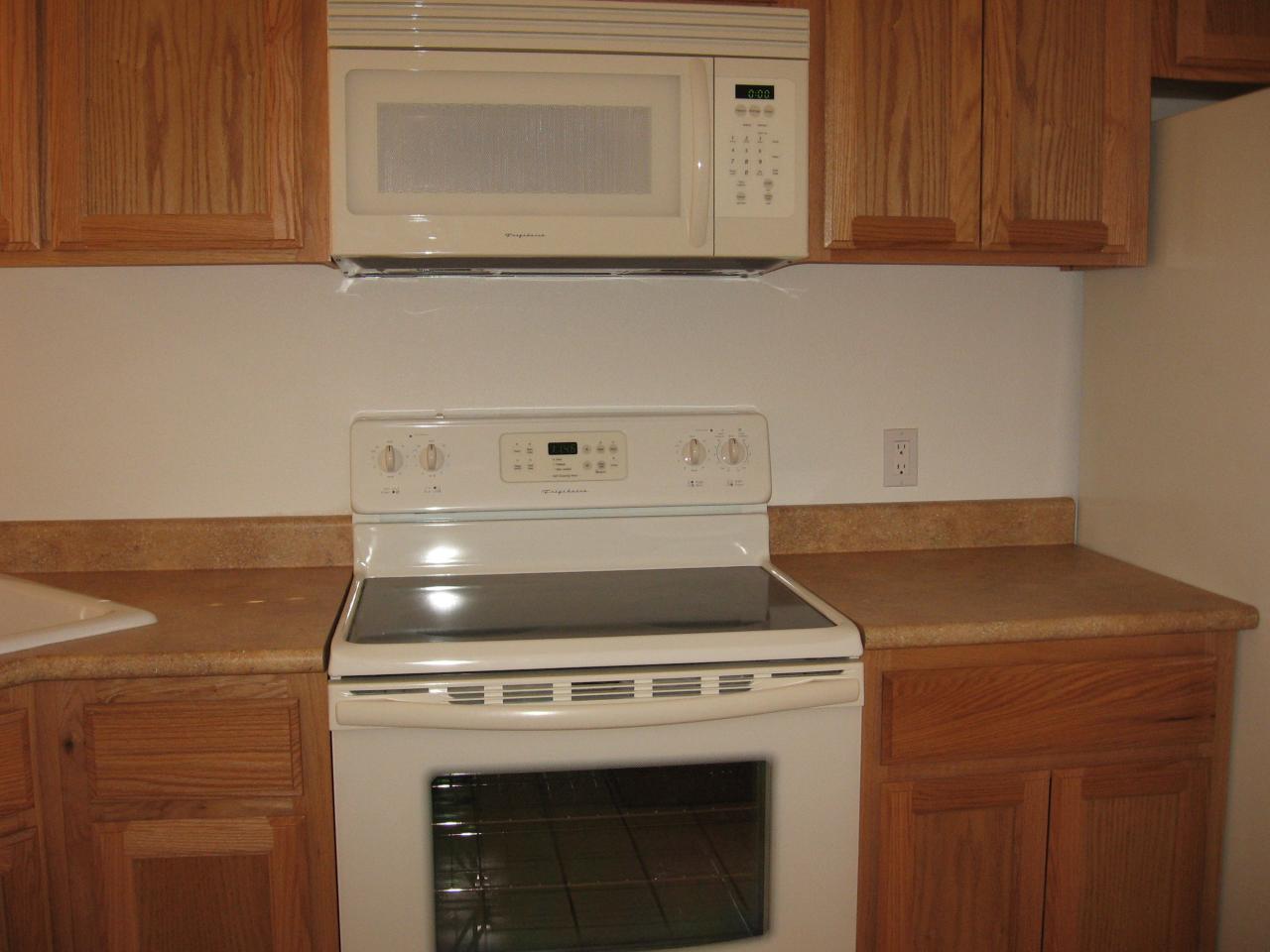 NEWER OVEN/RANGE