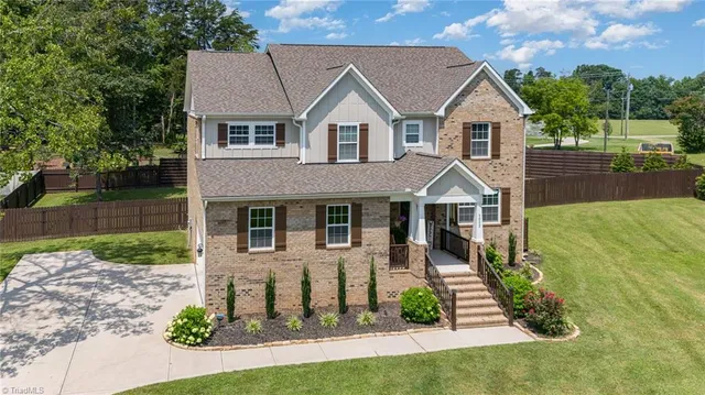 $575,000 | 3082 Cascade Drive, Burlington, NC 27217