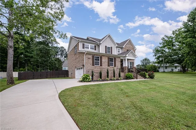 $575,000 | 3082 Cascade Drive, Burlington, NC 27217