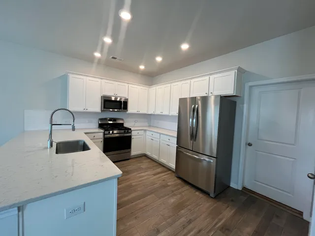 $2,050 | 175 Daniels Creek Circle, Goose Creek, SC 29445