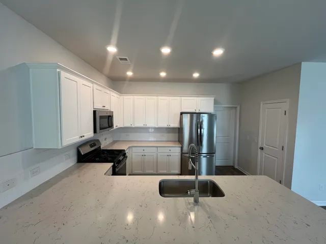 $2,050 | 175 Daniels Creek Circle, Goose Creek, SC 29445