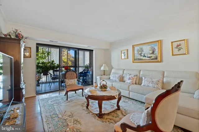 $339,900 | 15115 Interlachen Drive, Unit 3107, Silver Spring, MD 20906